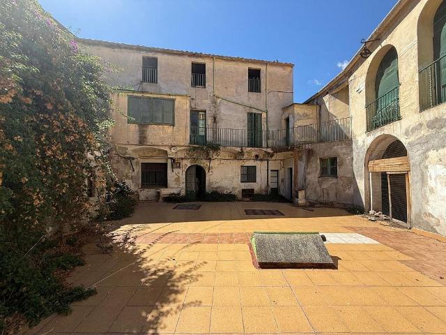 Casa en venta en calle Coscoll, Olesa de Montserrat, de 340 m² 6 habitaciones por 295.000