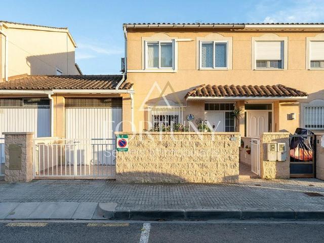 Casa en venta en calle D'ulldemolins, Reus, de 111 m² 4 habitaciones por 235.000 €