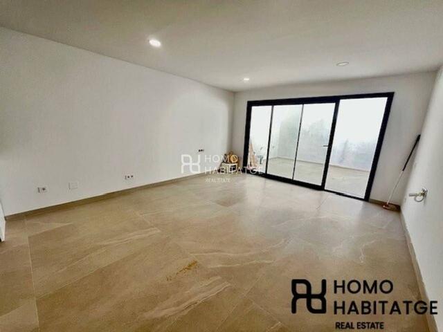 Casa en venta en calle De Miquel Àngel, Sabadell, de 90 m² 3 habitaciones por 286.000