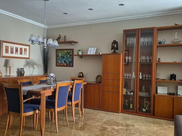 Casa en venta en calle De Campoamor, Reus, de 212 m² 4 habitaciones por 349.900 €