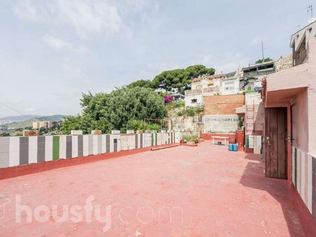 Casa en venta en calle De Cervantes, Santa Coloma de Gramanet, de 139 m² 3 habitaciones por 429.990