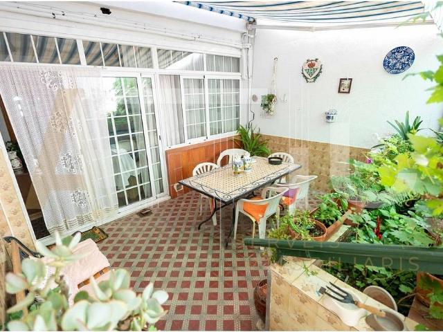 Casa en venta en calle De Collserola, Sabadell, de 98 m² 4 habitaciones por 280.210