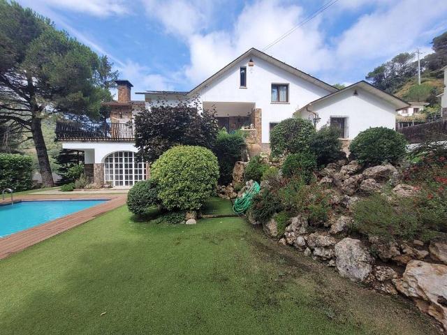 Casa en venta en calle De la Farigola, Aiguafreda, de 300 m² 7 habitaciones por 575.000