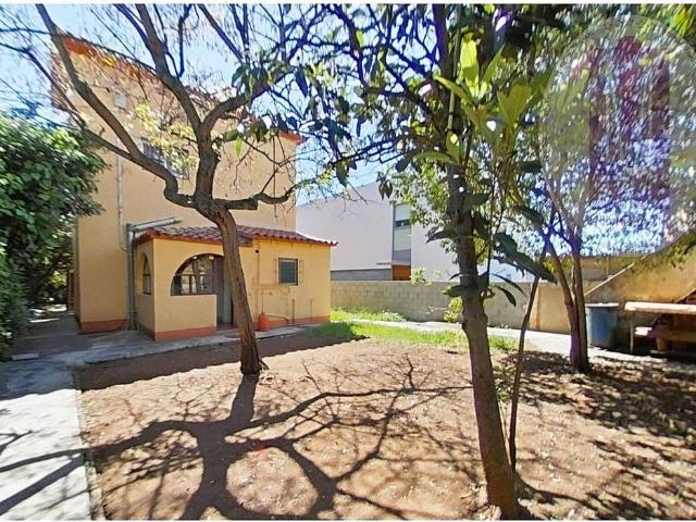 Casa en venta en calle De Les Assutzenes, Viladecans, de 114 m² 3 habitaciones por 525.000