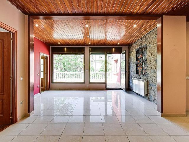 Casa en venta en calle De L'estació, Ripoll, de 366 m² 9 habitaciones por 430.000 €