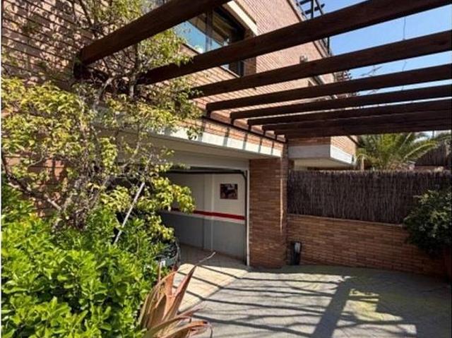 Casa en venta en calle De Pep Ventura, Sant Quirze del Vallès, de 220 m² 3 habitaciones por 715.000