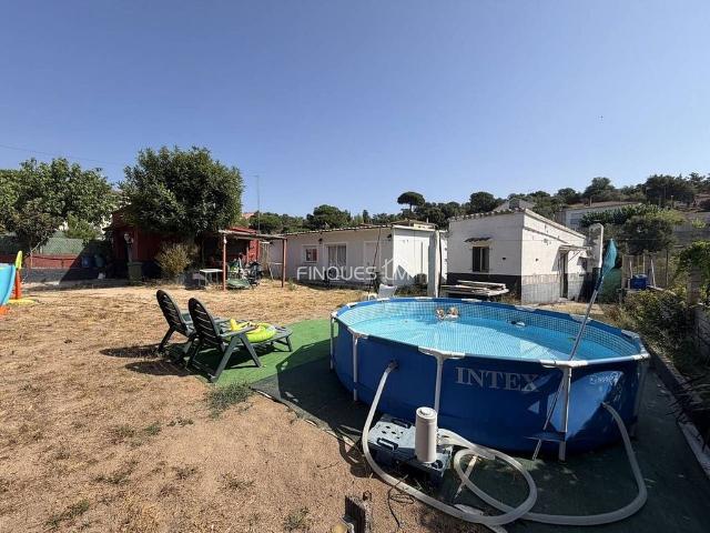 Casa en venta en calle De Sitges, Tordera, de 140 m² 3 habitaciones por 120.000