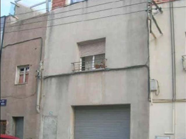 Casa en venta en calle De Tàrrega, Terrassa, de 52 m² 2 habitaciones por 208.000