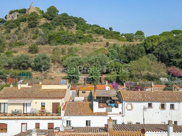 Casa en venta en calle De Vera, Begur, de 168 m² 4 habitaciones por 725.000