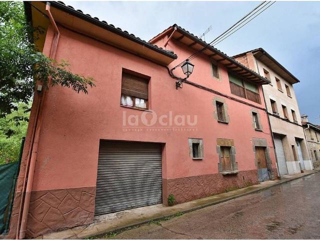 Casa en venta en calle Del Pont, L'Esquirol, de 261 m² 6 habitaciones por 260.000