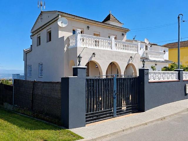 Casa en venta en calle Del Podenco, Pont de Vilomara i Rocafort, El, de 155 m² 6 habitaciones por 256.000
