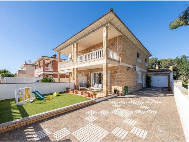 Casa pareada en venta en calle Dels Nards, Cambrils, de 115 m² 3 habitaciones por 379.000