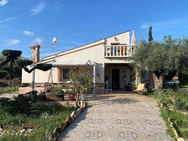 Casa en venta en calle Diseminado Diseminats, Ampolla, l´, de 103 m² 2 habitaciones por 245.000 €