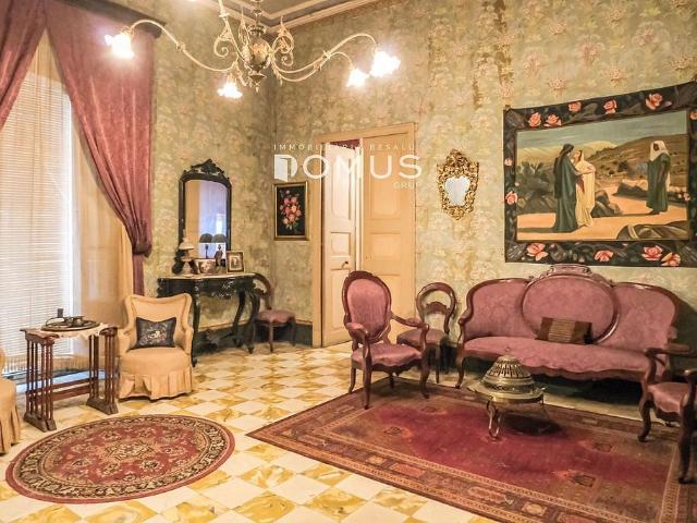 Casa en venta en calle Ganganell, Besalú, de 956 m² por 550.000