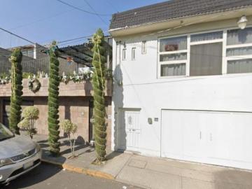 Casa en Venta en calle Gaviota, Benito Juárez, Nezahualcóyotl, 3 Recámaras, 2 Baños, 1 lugar auto