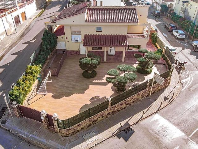 Casa en venta en calle Gran Via de Pau Casals, Roses, de 210 m² 3 habitaciones por 675.000