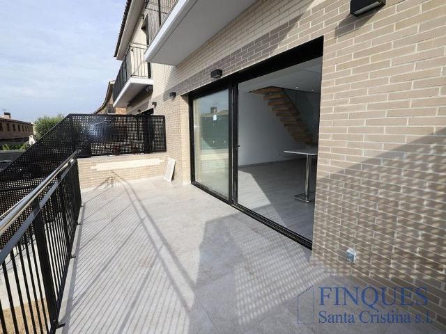 Casa en venta en calle Joan Cases i Arxer, Santa Cristina d´Aro, de 126 m² 3 habitaciones por 382.000 €
