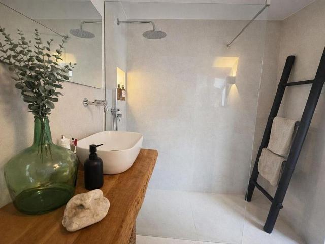 Casa en venta en calle Joan Miró, Premià de Dalt, de 171 m² 3 habitaciones por 589.000