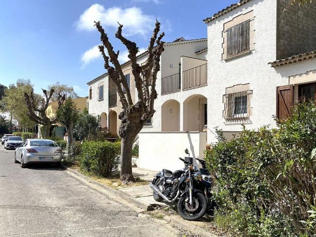 Casa en venta en calle Josep Coll I Ligora, Sant Pere Pescador, de 70 m² 2 habitaciones por 289.000