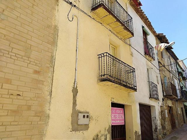 Casa en venta en calle La Cera, Menàrguens, de 221 m² 4 habitaciones por 38.000 €