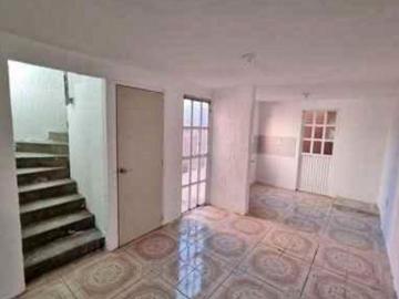 Casa en venta en calle Las Adjuntas, Lomas de la Presa, Tijuana, Baja California Norte