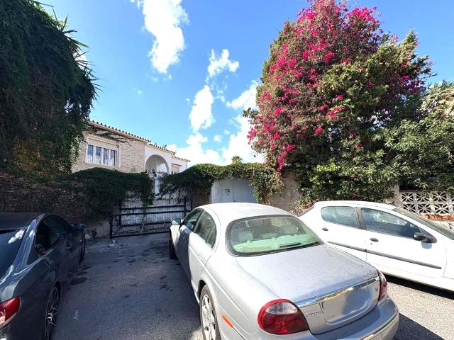 Casa en venta en Calle Los Almendros Alhaurin de la Torre