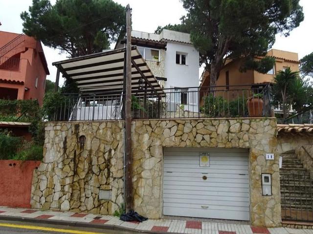 Casa en venta en calle Puig del Molí, Castell Platja d´Aro, de 107 m² 3 habitaciones por 450.000