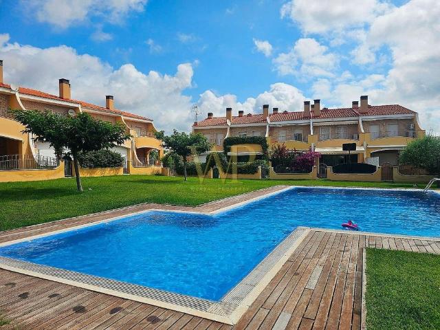 Casa en venta en calle Paul Gaugin, Cambrils, de 138 m² 3 habitaciones por 410.000 €