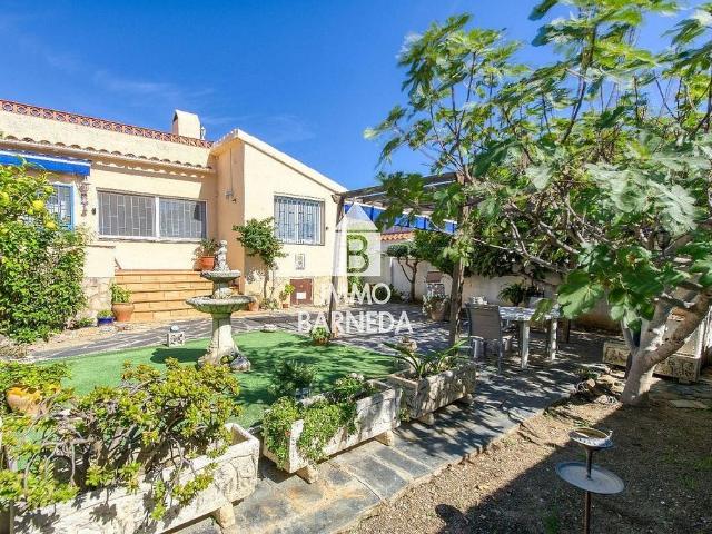 Casa en venta en calle Penedès, Roses, de 91 m² 4 habitaciones por 375.000