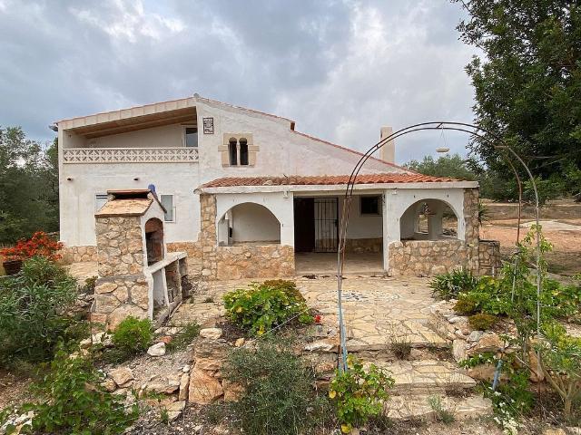 Casa en venta en calle Poligono, Camarles, de 116 m² 3 habitaciones por 198.000 €