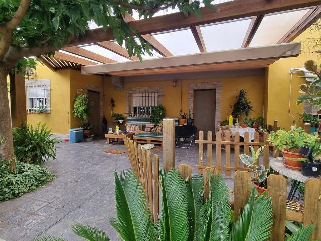 Casa en venta en calle, Reus, de 200 m² 5 habitaciones por 375.000 €