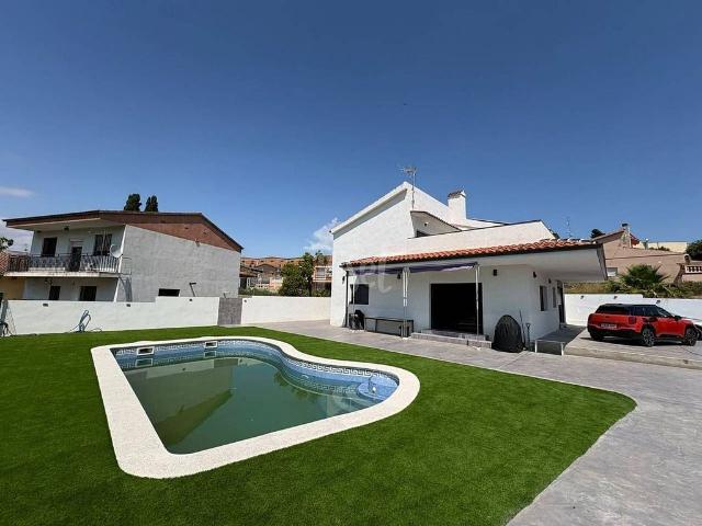 Casa en venta en calle Ribera D'ebre, Pallaresos, Els, de 323 m² 4 habitaciones por 548.000