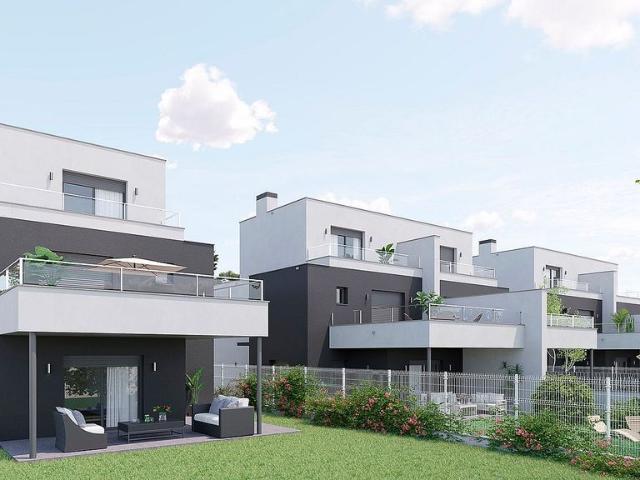 Casa en venta en calle Serra Llaveria, Cambrils, de 235 m² 4 habitaciones por 595.000
