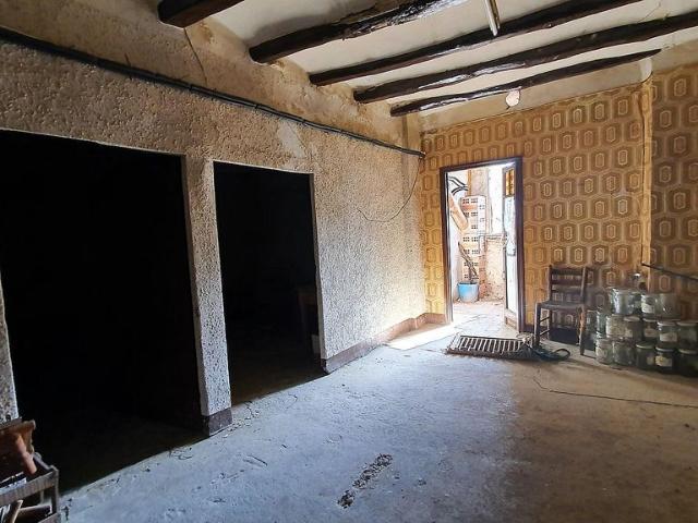 Casa en venta en calle Sol Ponent, Tivissa, de 200 m² 4 habitaciones por 39.000