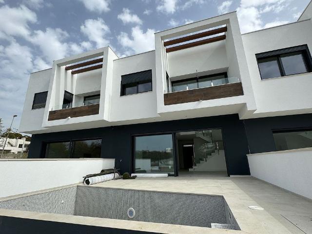 Casa en venta en calle Soria, Cambrils, de 190 m² 4 habitaciones por 565.000 €