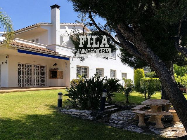 Casa en venta en Calafell, de 262 m² 5 habitaciones por 625.000