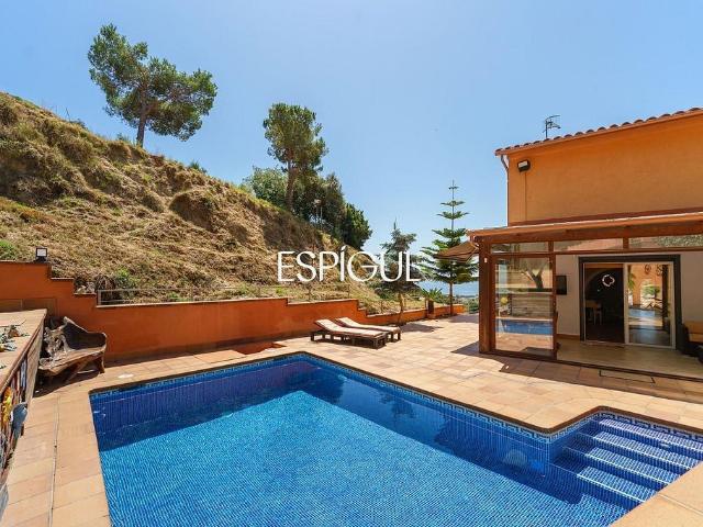 Casa en venta en calle Vallromanes, Teià, de 249 m² 3 habitaciones por 625.000