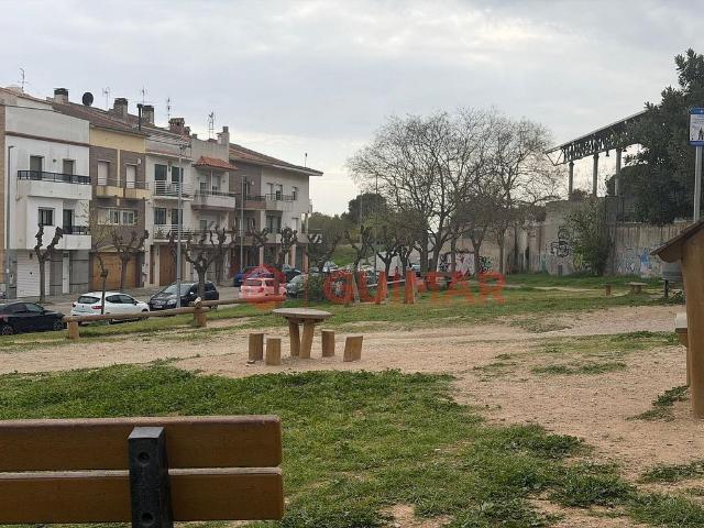 Casa en venta en calle Vilanova Park, Vilanova i La Geltrú, de 167 m² 3 habitaciones por 320.000