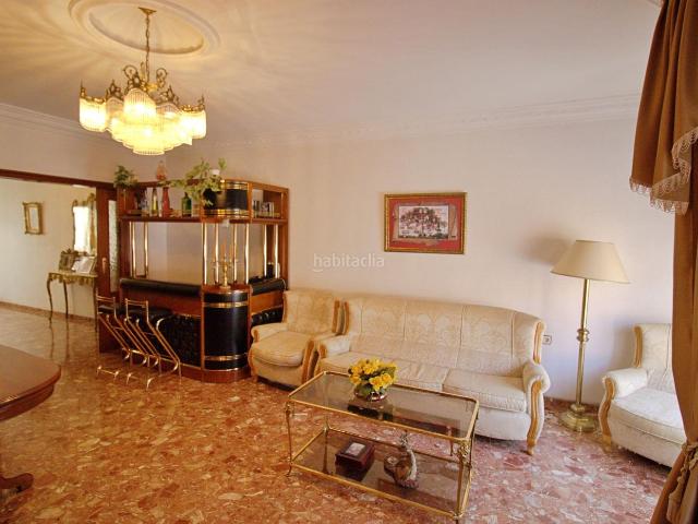 Casa en venta en Callosa de Segura. Espacio, luz y privacidad en el corazón de Callosa de Segura. Casas Callosa de.