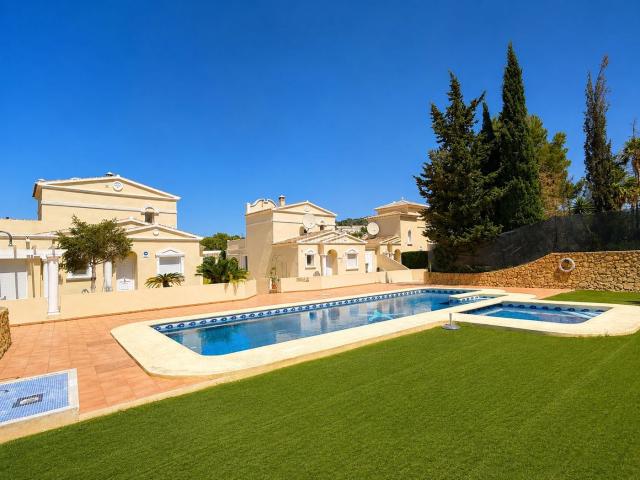 Casa en venta en Calp, Cometa. Casas.