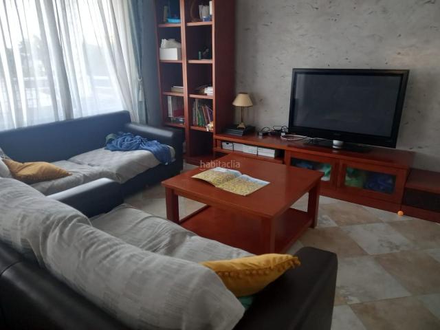 Casa en venta en Calp, Canuta. Casa independiente en Calpe con cinco dormitorios, vistas al Peñón de Ifach, piscina privada, garaje y amplio jardín verde. Casas.