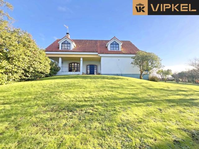 Casa en venta en Cambre La Coruña