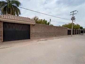 Casa en venta en Campestre La Rosita, Torreón. Equipada y con mas de 1,200 mts² de terreno