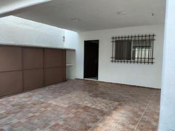 Casa en Venta en Cancún 3 Recámaras | Huayacán | Residencial Isla Azul | Seguridad 24/7 | $3,100,000