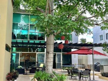 CASA EN VENTA EN CANCUN CON ALBERCA Y PANELES EN RESIDENCIAL