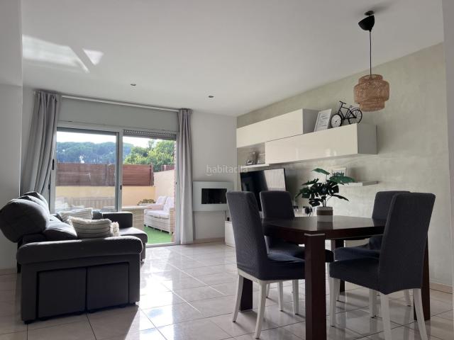 Casa en venta en Canet de Mar. Casa adosada luminosa con zona comunitaria con piscina en Canet de Mar. Casas Canet de.