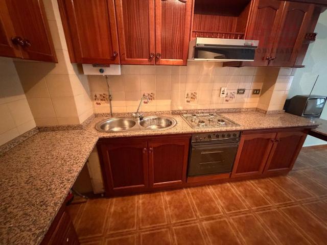 Casa en venta en Cangas, Cangas Pueblo. Casa de piedra con local comercial en el Casco Viejo de Cangas. Casas.