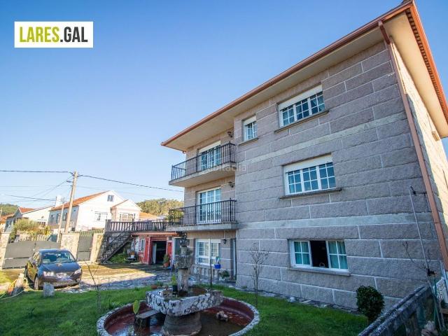 Casa en venta en Cangas, Darbo. Amplia casa de piedra en Cangas a la venta. Casas.