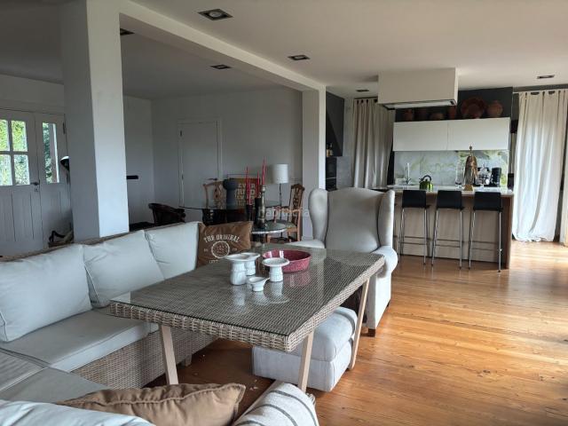 Casa en venta en Cangas, Darbo. Casa en venta en Cangas. Casas.