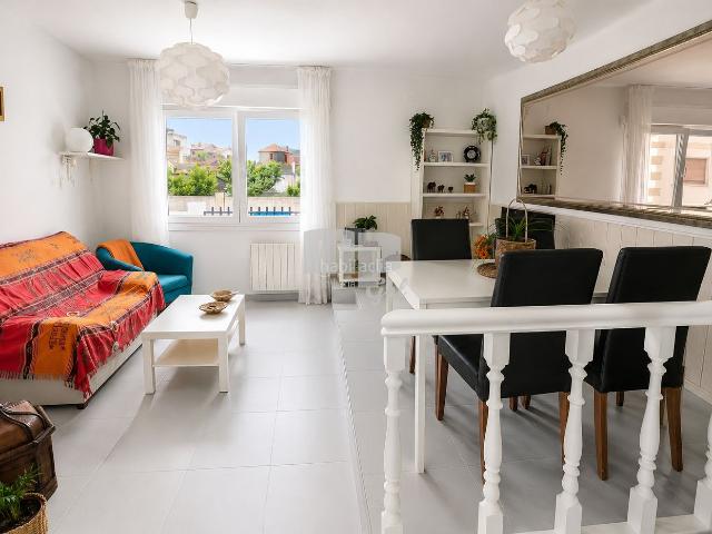 Casa en venta en Cangas, Darbo. Casas.